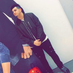 Meet your Posher, Firas